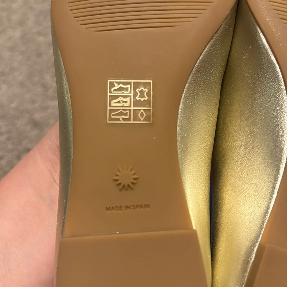 Stuart weitzman, tieback flat gold color, US 9